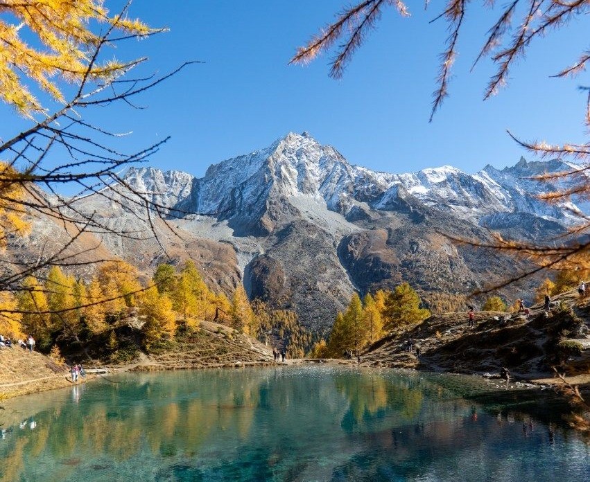 Lac Bleu d'Arolla et mélèzes dorés